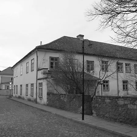 Kohtu * Kuressaare